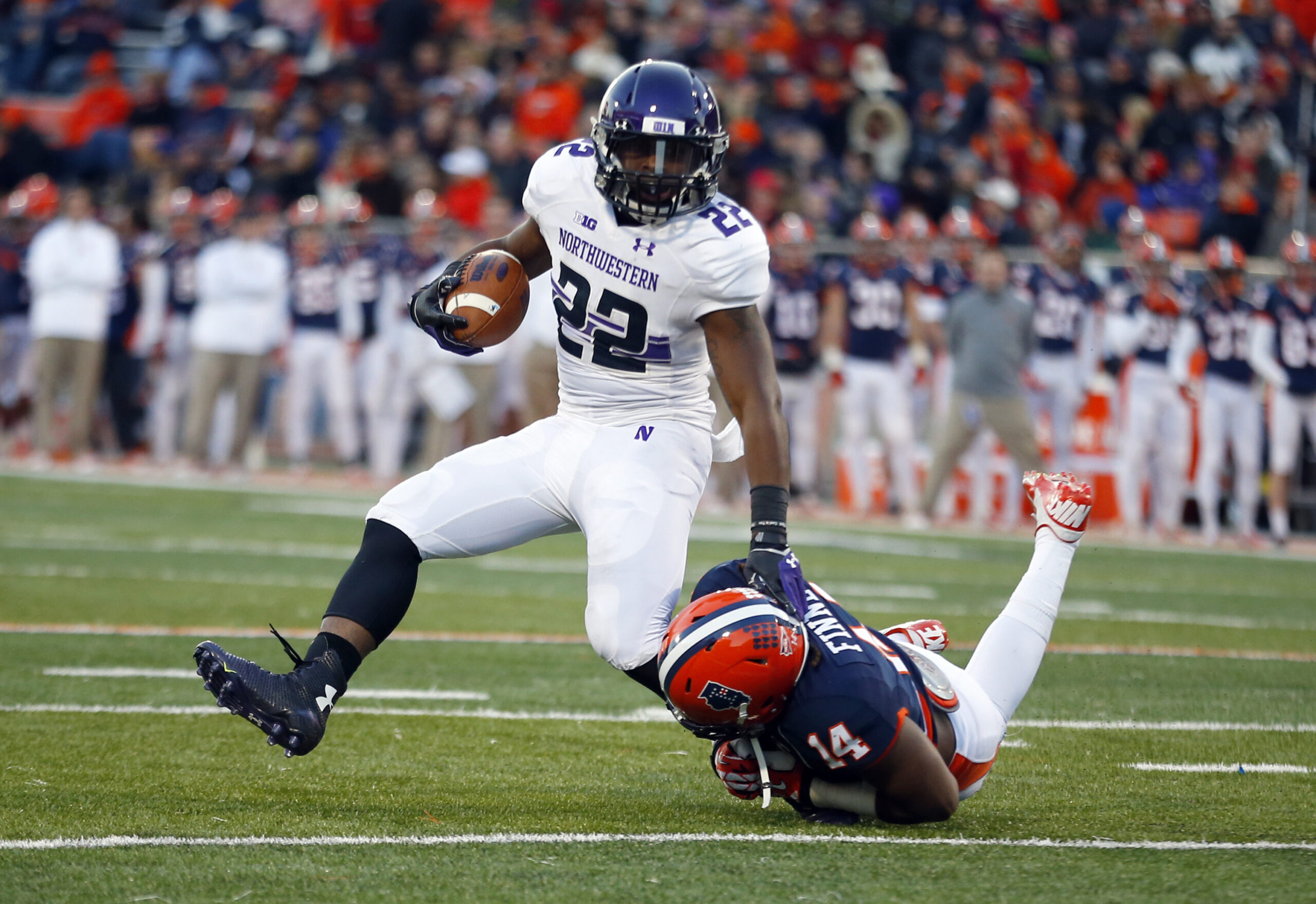 College athletes can unionize, federal agency says