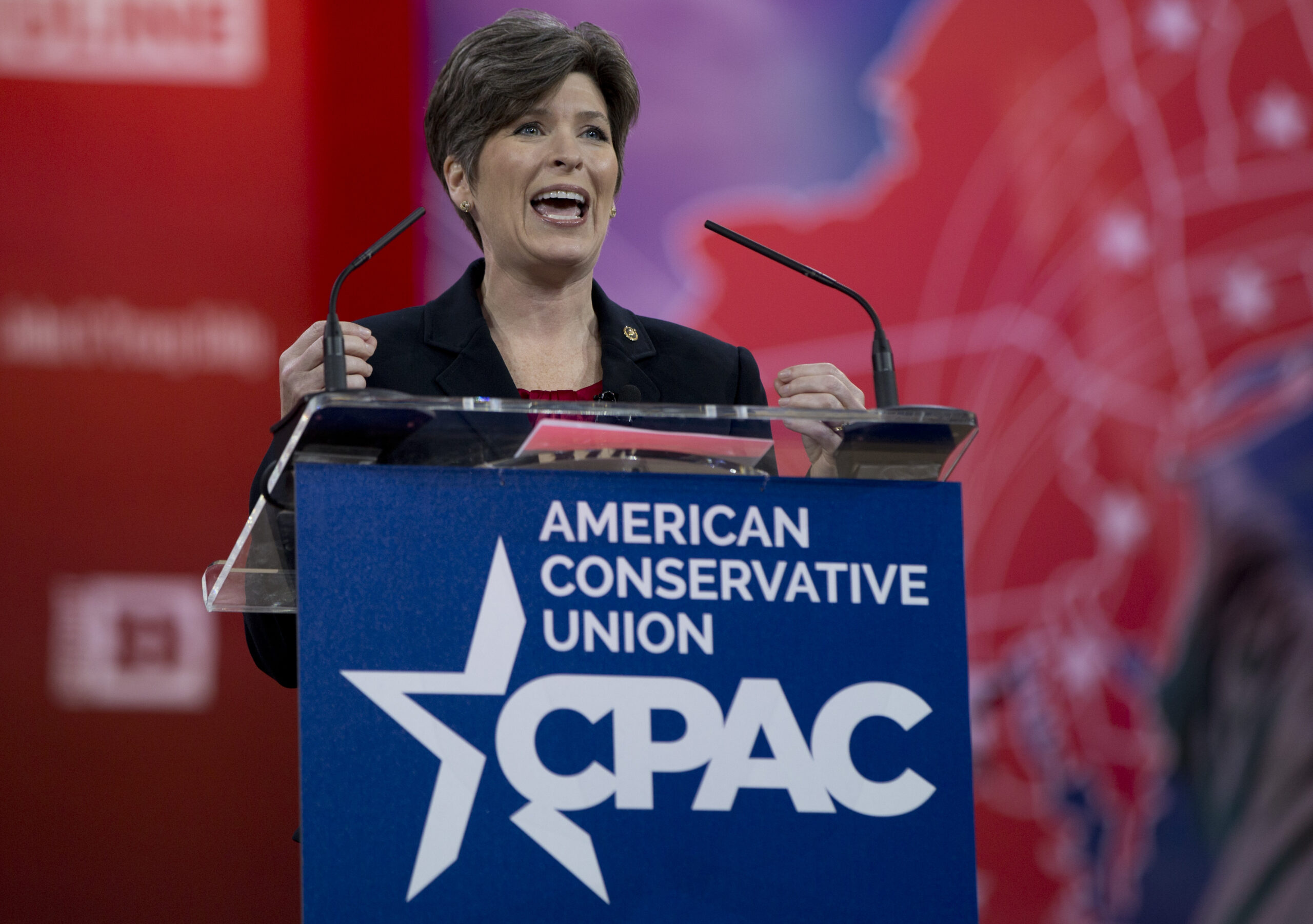 Joni Ernst not offended by ex-Walker aide’s Iowa tweets