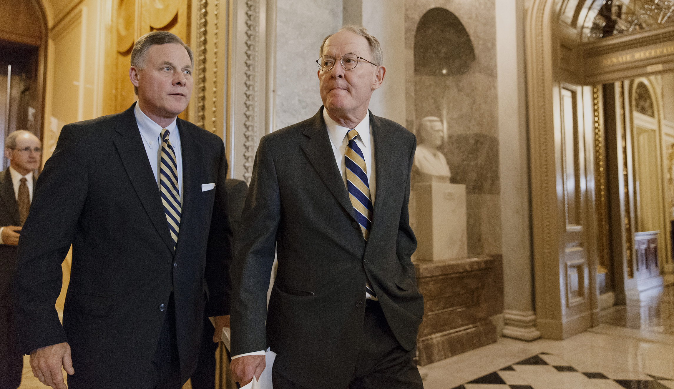 House, Senate lawmakers urge delay of defense bill over FDA concerns