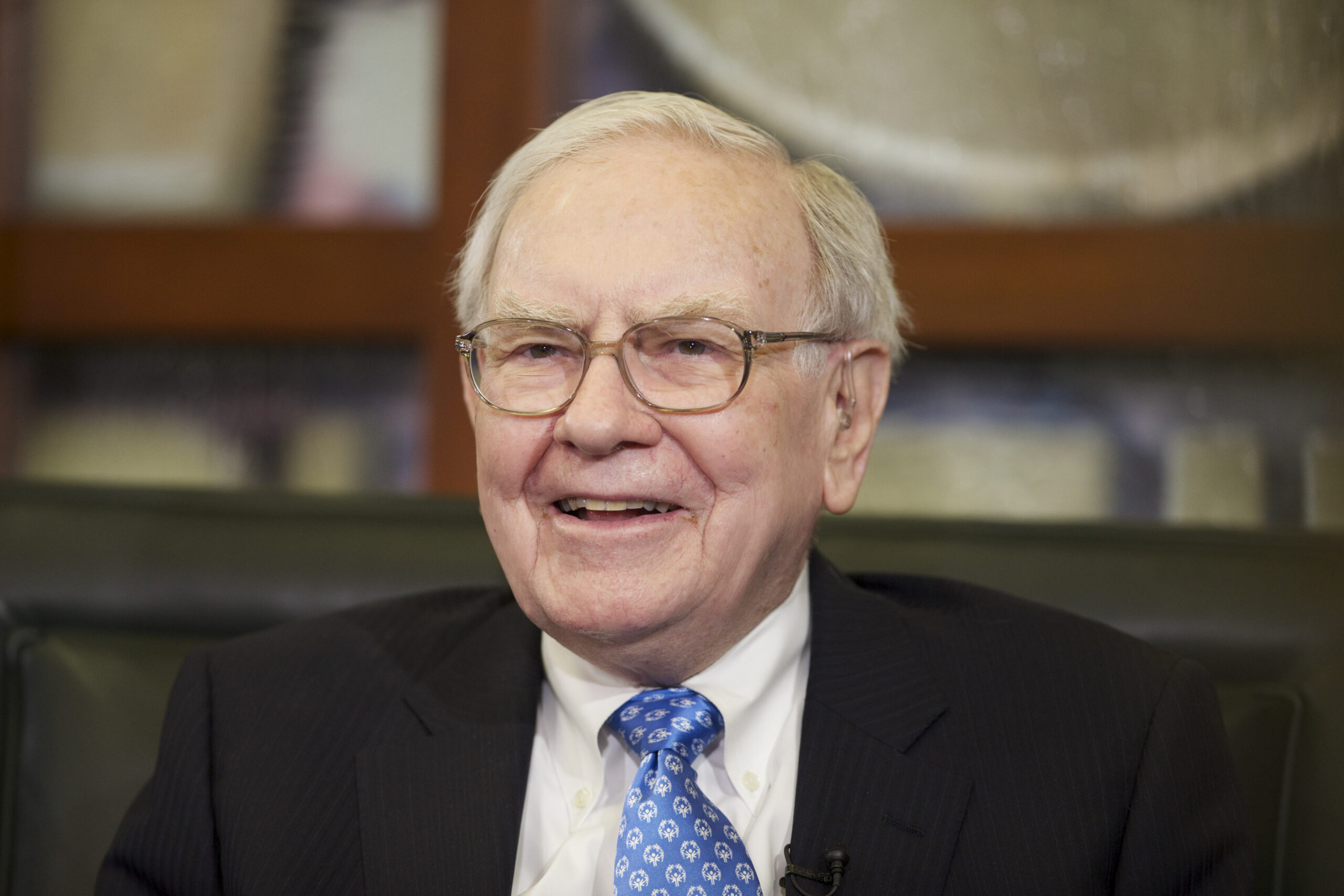 No, Warren Buffett isn’t a hypocrite for paying low taxes