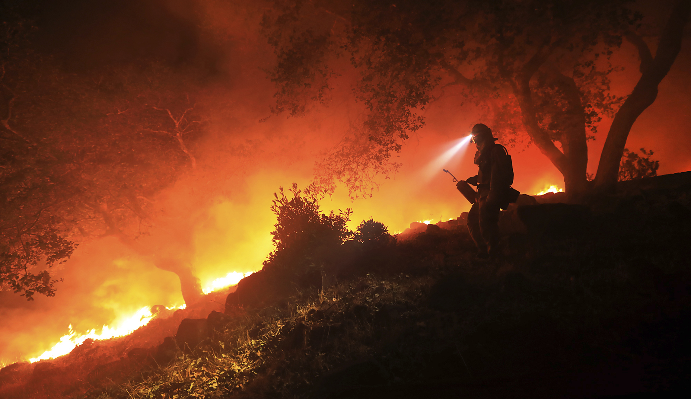 Mitt Romney blames government for wildfires torching the West