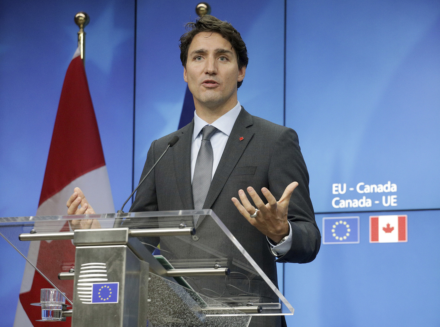 Canadian PM ‘happy’ to discuss NAFTA renegotiation with Trump