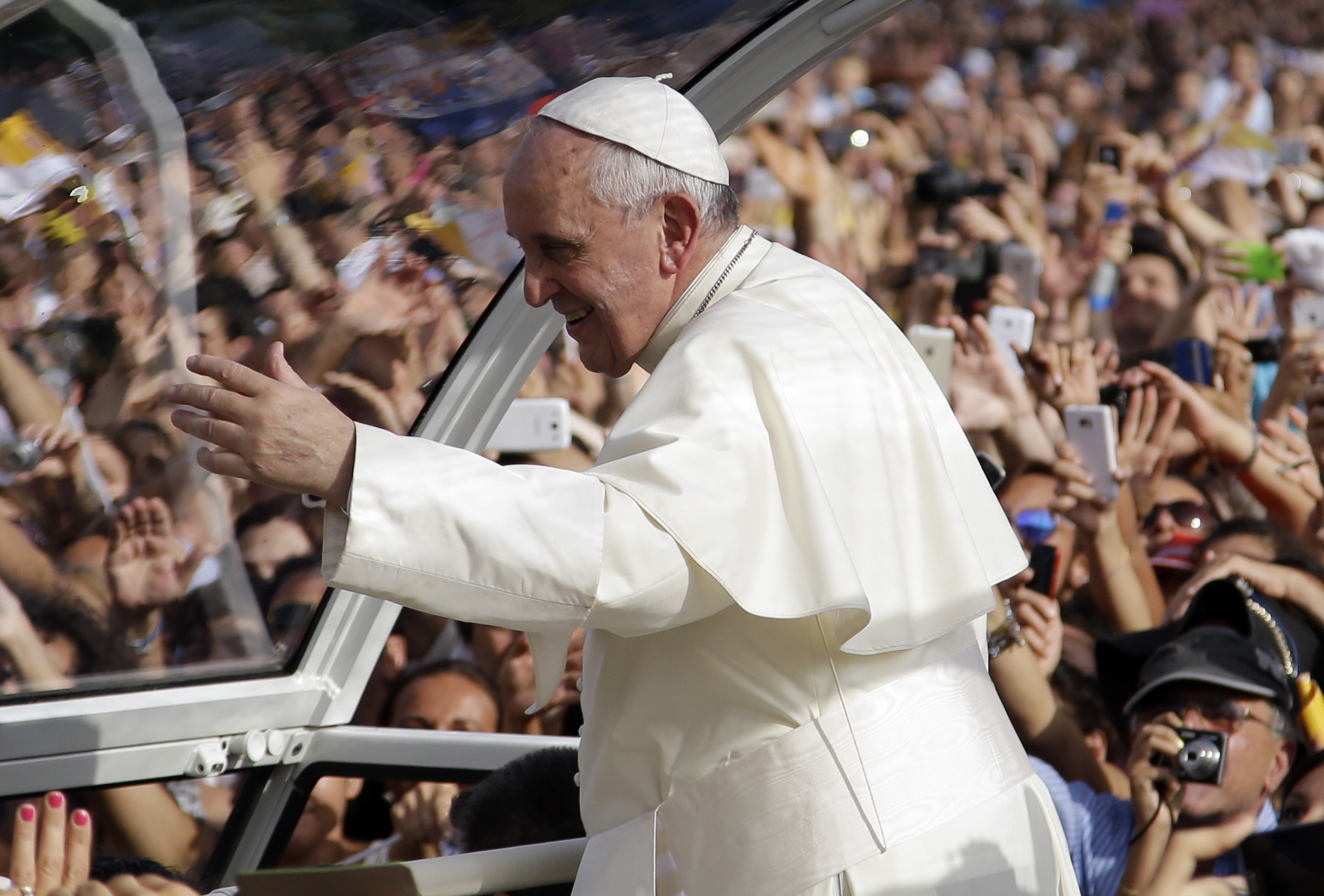 Pope goes to stronghold of Naples-area mobsters