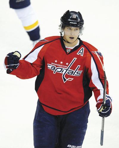 Capitals’ Backstrom returns home to Sweden