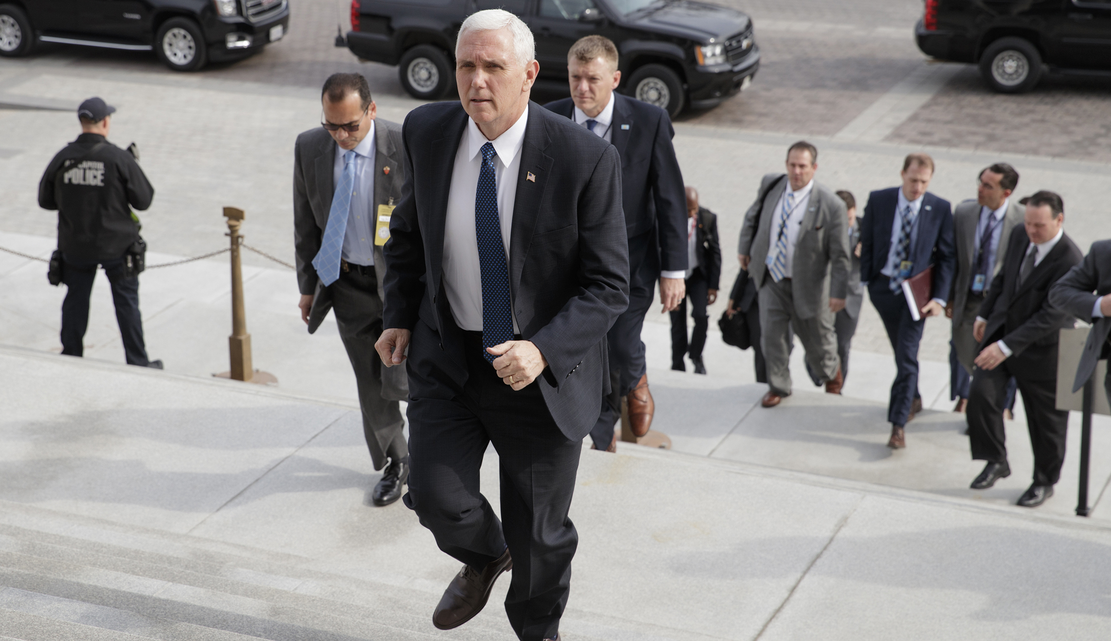 Mike Pence, DHS secretary will tour US-Mexico border on Friday