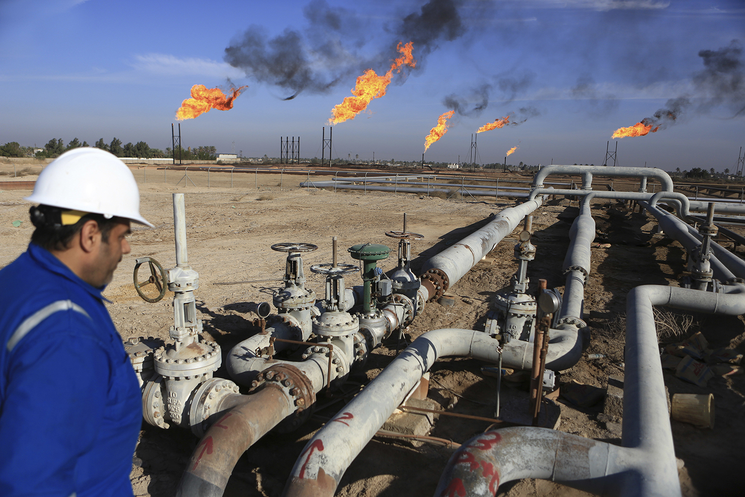 Spicer won’t say whether Trump will take Iraq’s oil