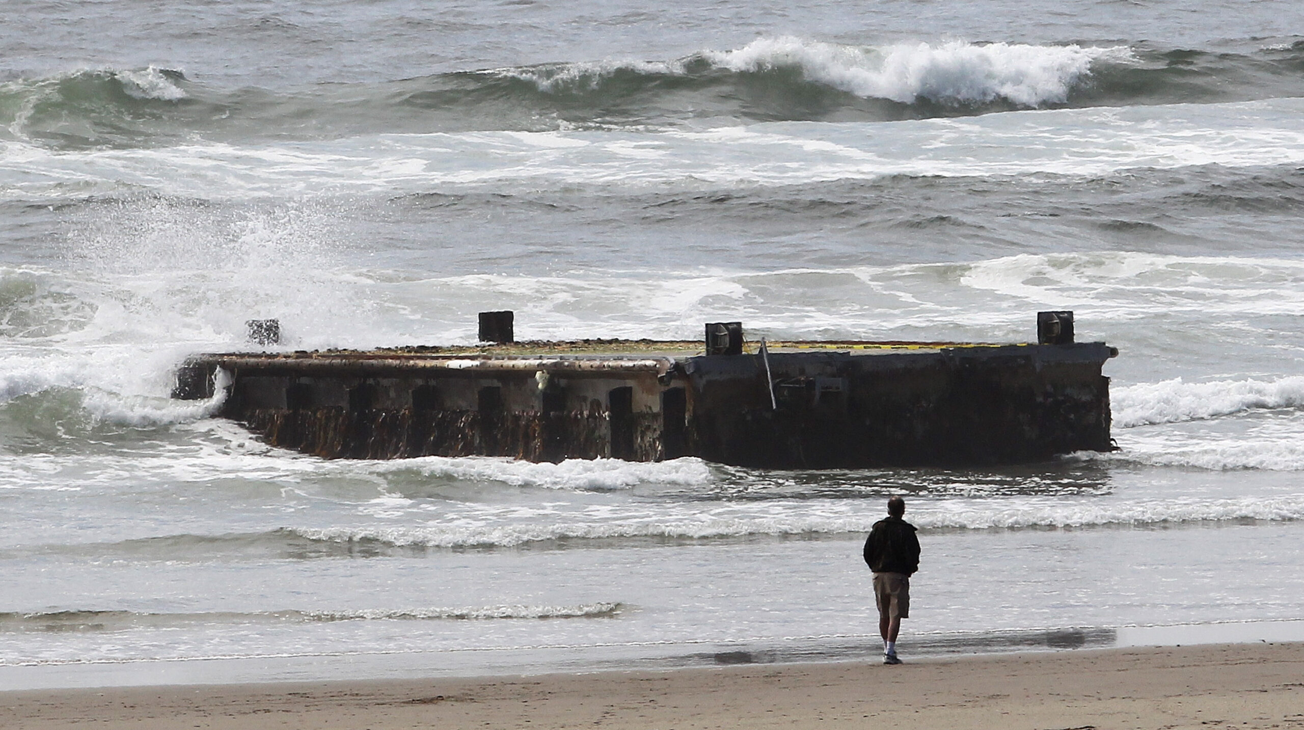 Weather prevents dock inspection on Wash. coast
