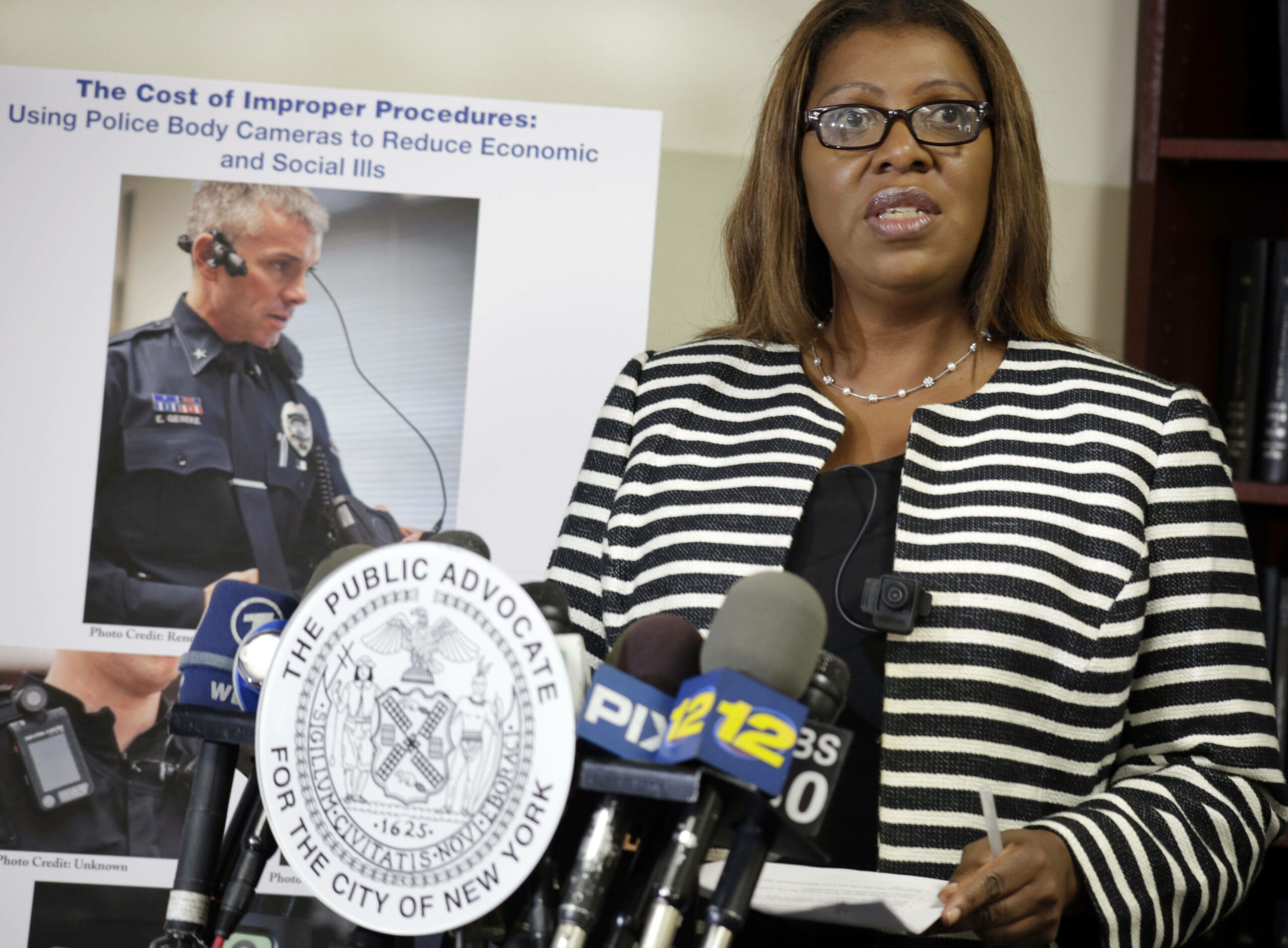 NYC public advocate shows off police body cameras