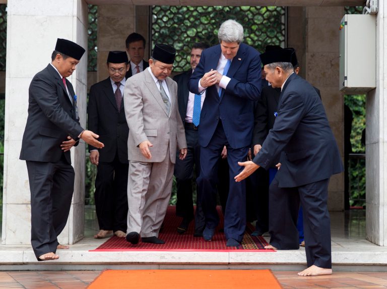 U.S. Secretary of State John Kerry, second from right, tours the Istiqlal Mosque on Sunday, Feb. 16, 2014, in Jakarta. The Istiqlal Mosque is the largest mosque in Southeast Asia, capable of holding 120,000 people, and is the National Mosque of Indonesia. (AP Photo/ Evan Vucci, Pool)