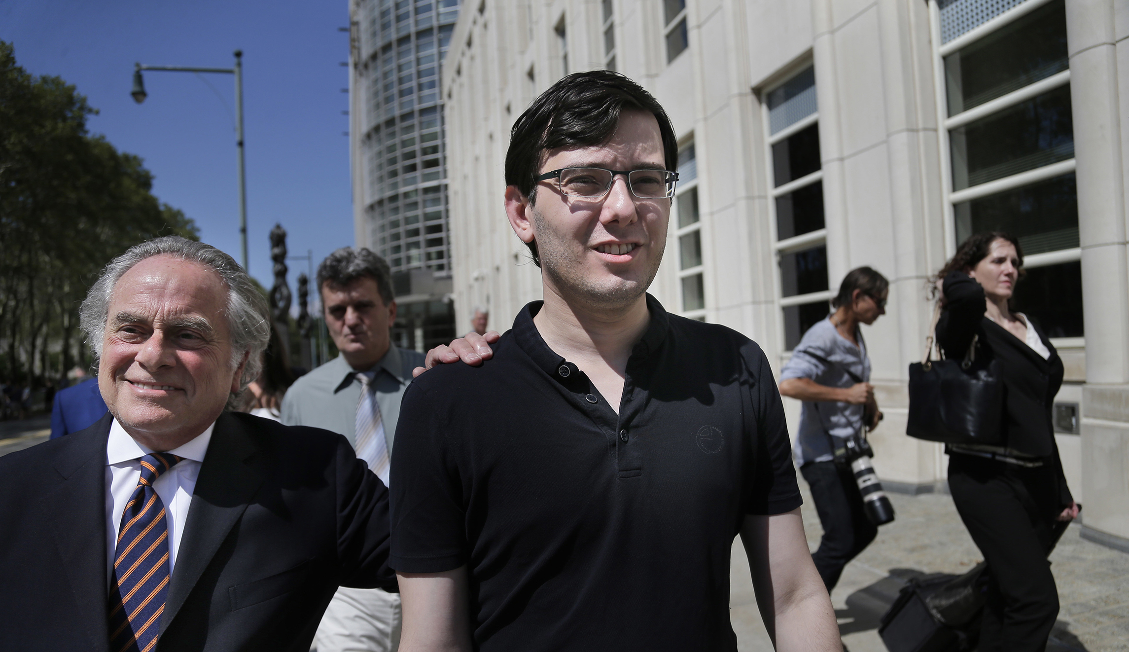 Martin Shkreli off to jail after bail revoked over Hillary Clinton hair bounty