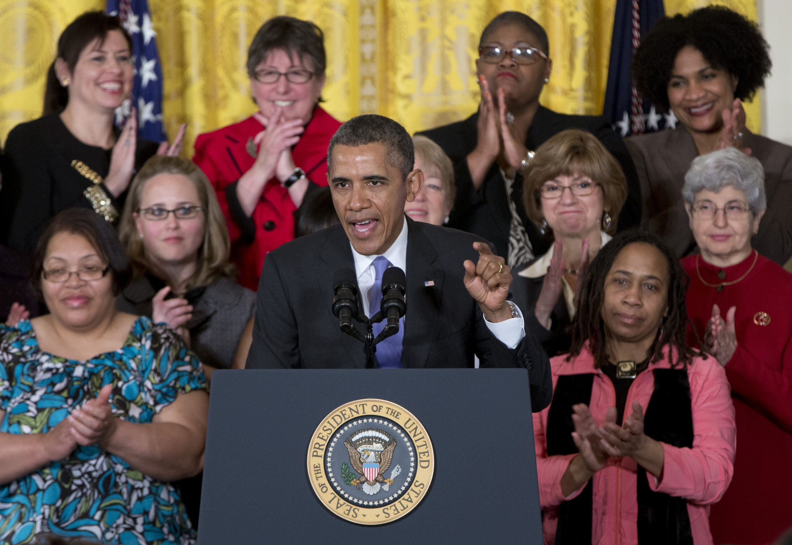 Obama blasts GOP for blocking paycheck fairness bill