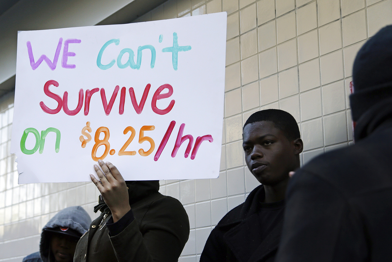 Minimum wage measure makes Calif. ballot