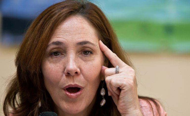 A Castro breaks tradition with ‘no’ vote in Cuba