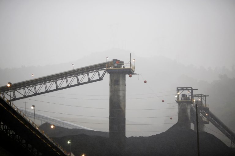 Coal conveyors stand on the grounds of Blackhawk Mining, LLC Spurlock Prep Plant on June 3, 2014 in Printer, Kentucky. (Photo by Luke Sharrett/Getty images)