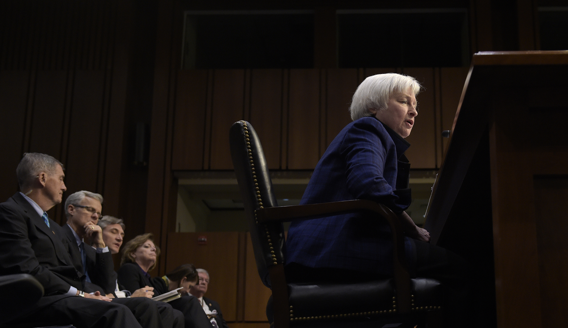 Former Obama, Fed officials call on central bank to ditch inflation target