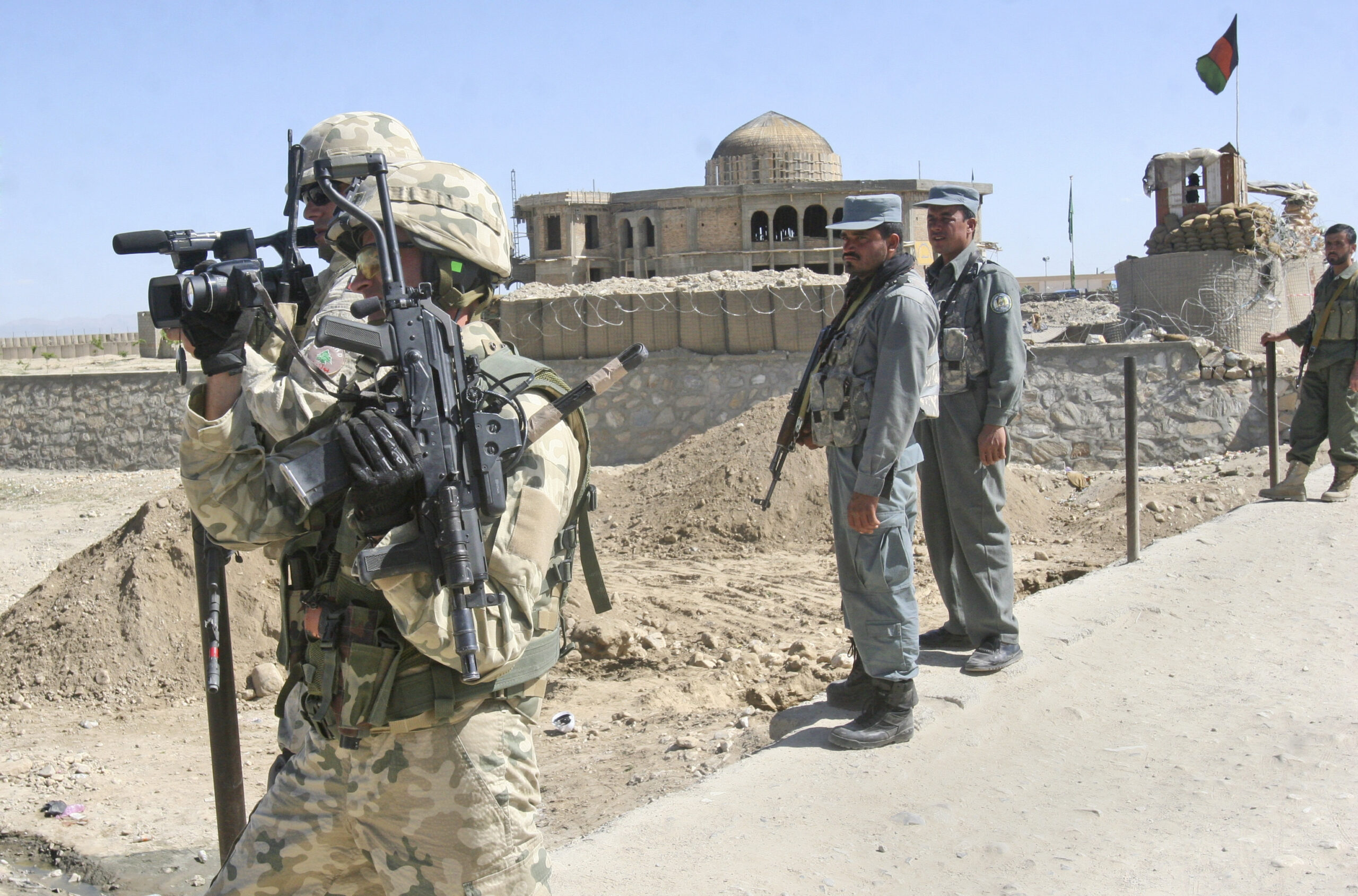 Report: Rebuilding Afghanistan hampered by security situation