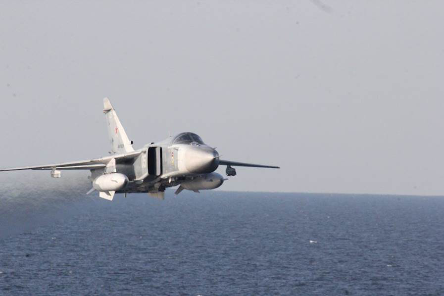 Russian fighter jet buzzes U.S reconnaissance plane