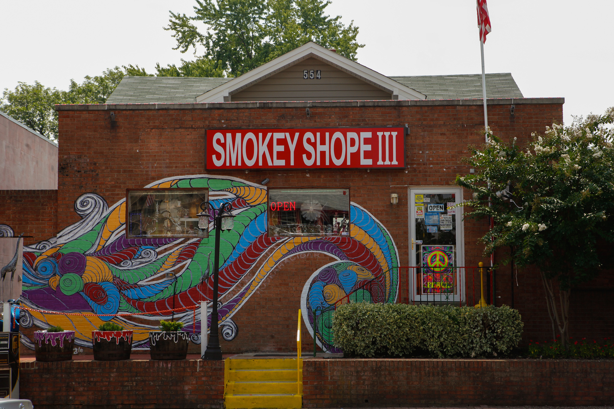 Arlington zoning officials target cigar ‘sign’