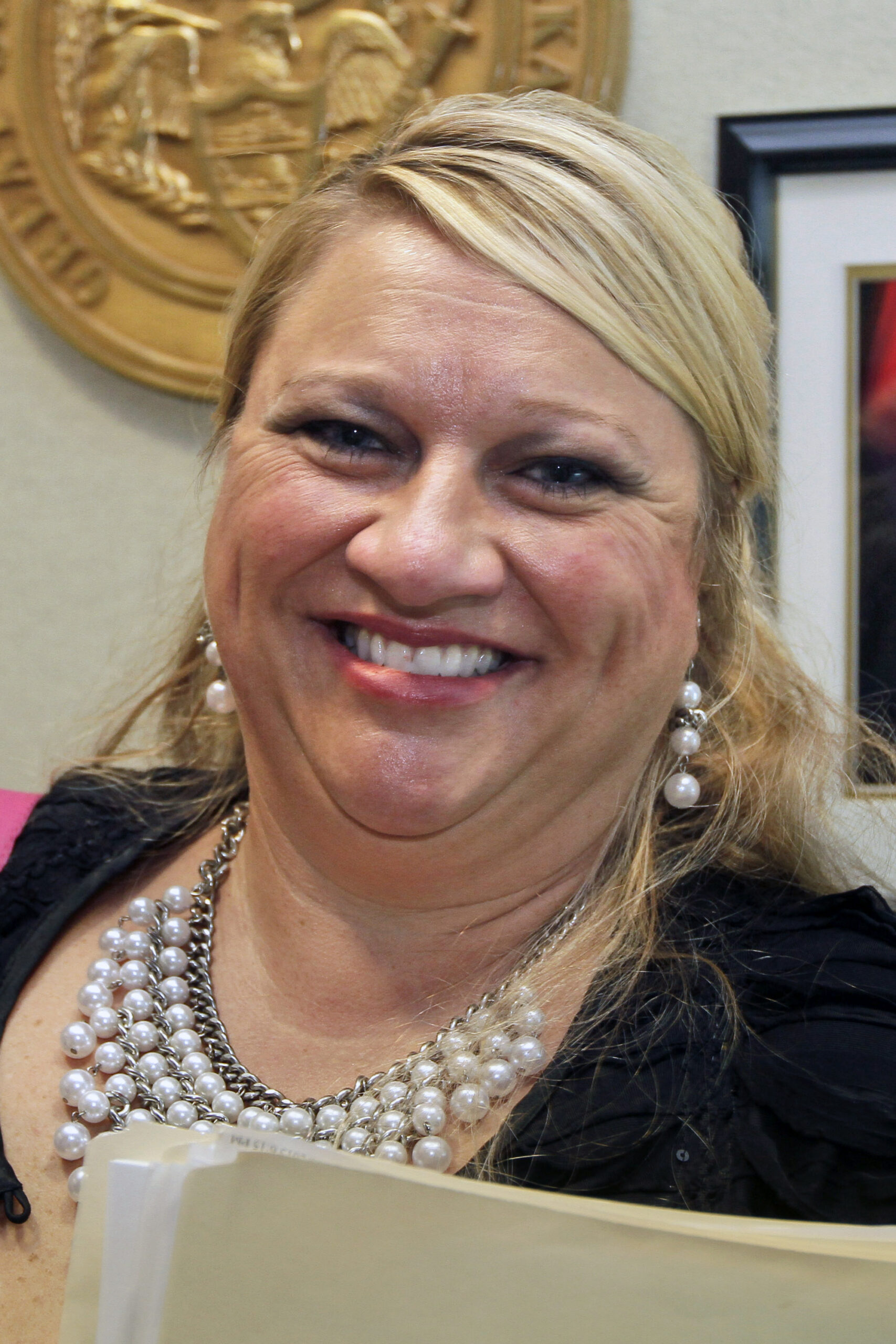 Arkansas panel: Schools can arm teachers, staff