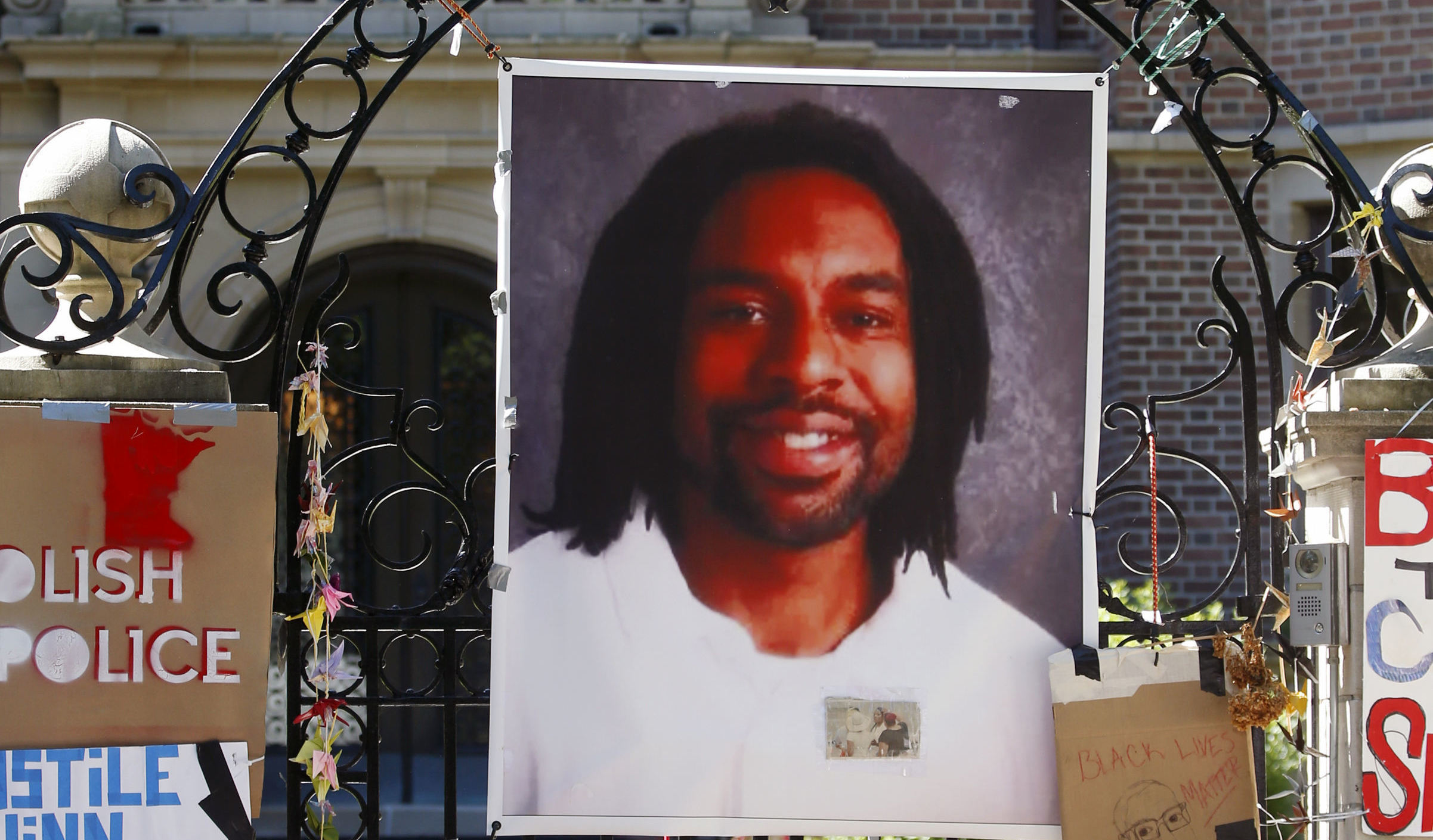 Officer who shot and killed Philando Castile leaves police department