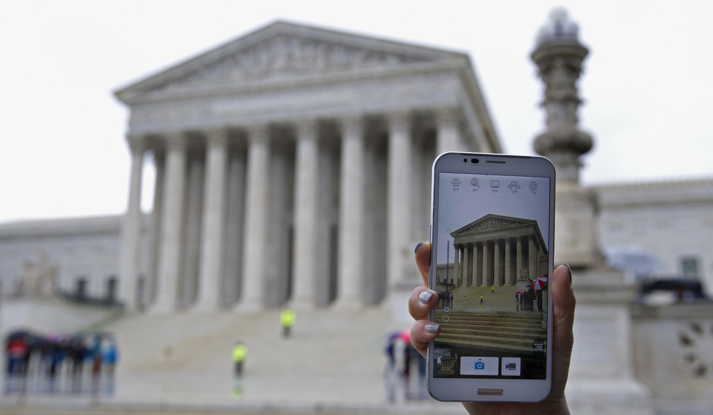 Supreme Court to hear major cellphone privacy case amid end-of-year blockbusters