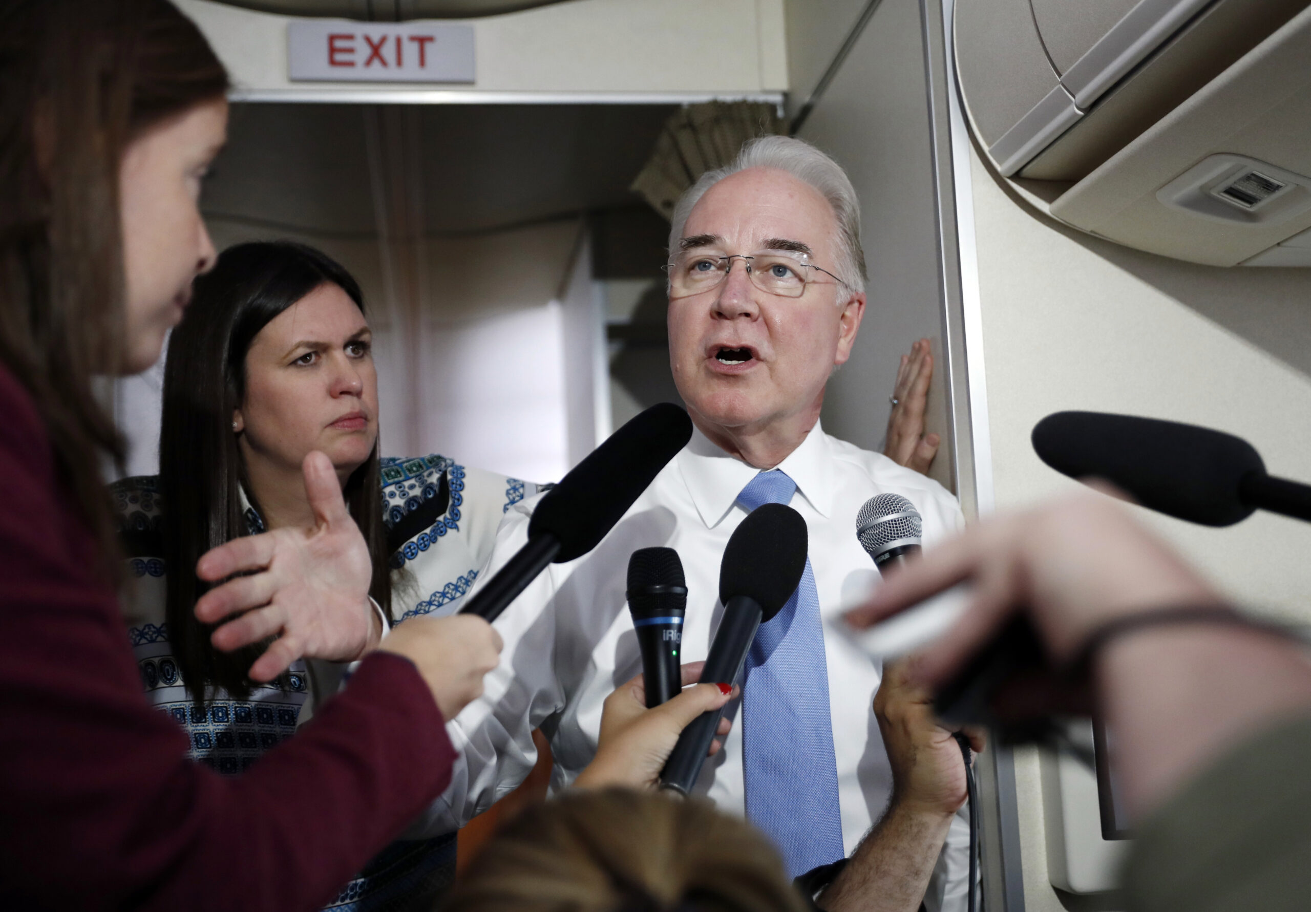 Tom Price took five private jets last week for official business: Report