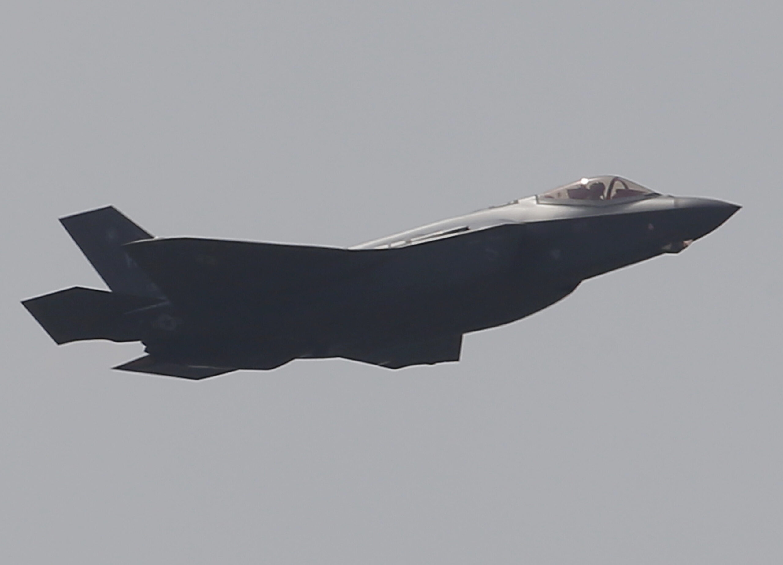 Senate defense authorization bill calls for hike in ships, F-35s, Super Hornets