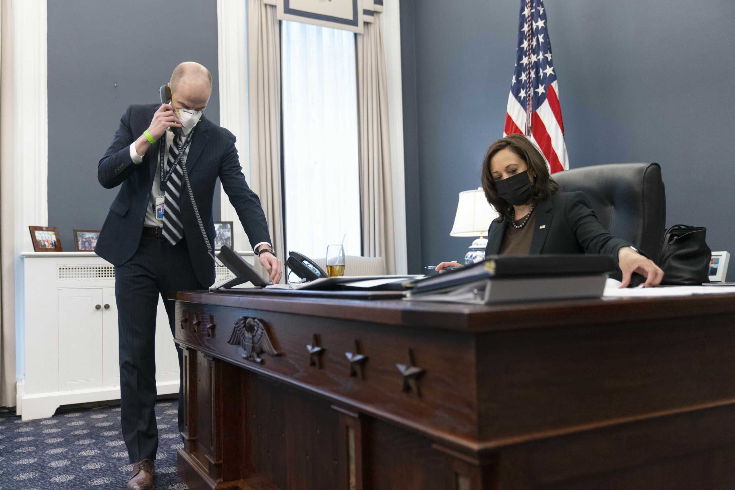 Navy Seabees build Kamala Harris a Resolute Desk of her own