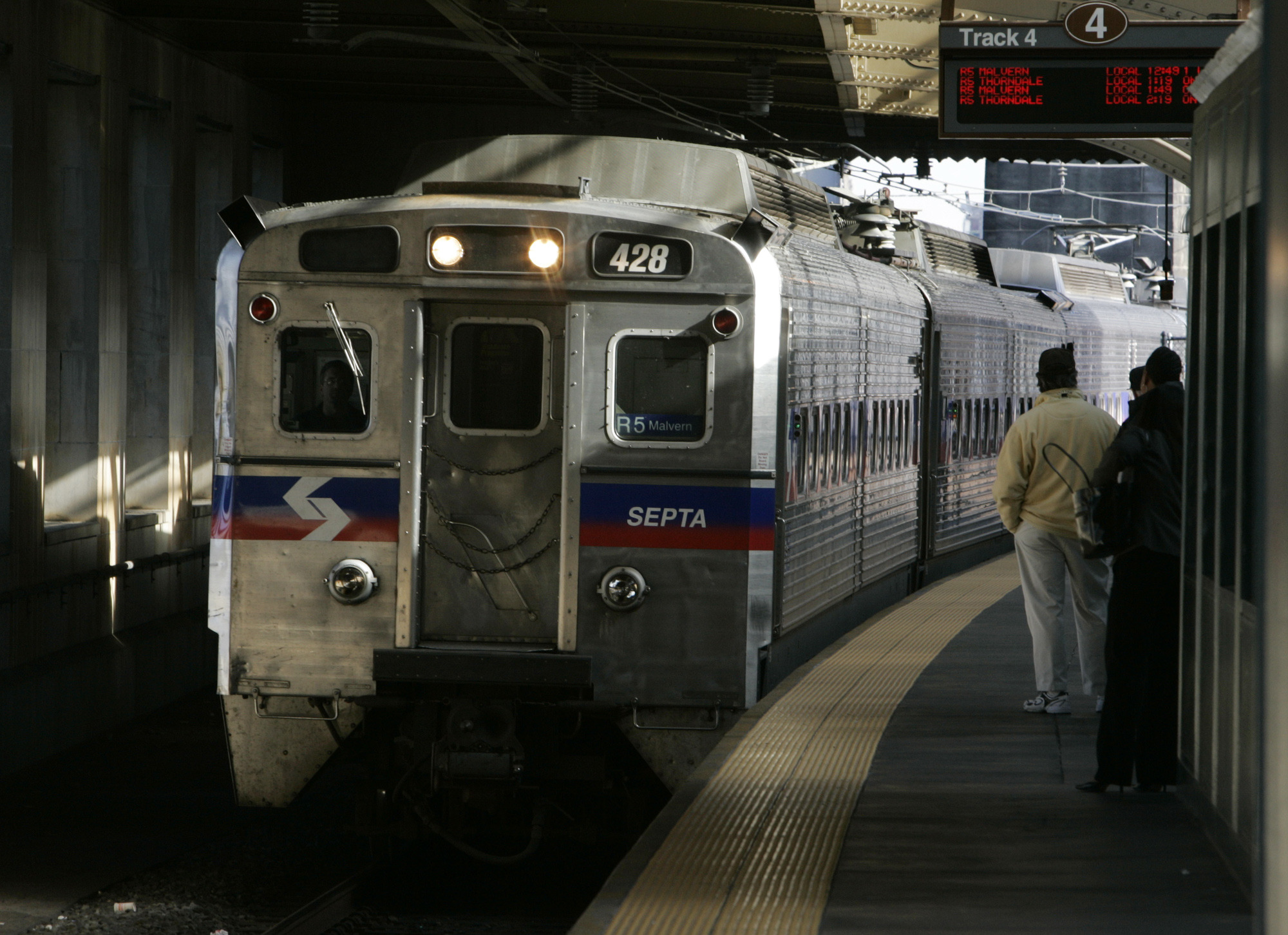 Philadelphia commuter rail workers go on strike