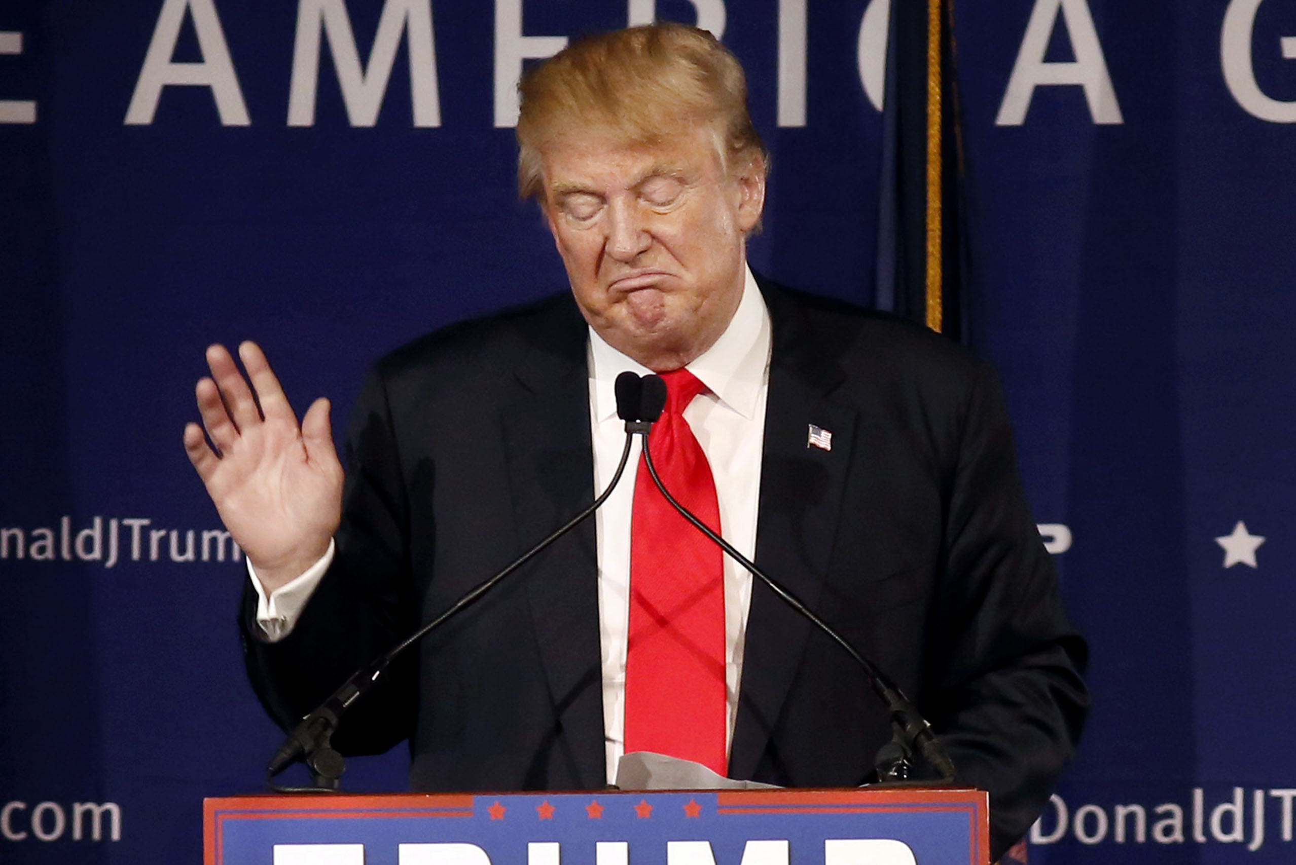 Muslim group urges Iowans to reject Trump