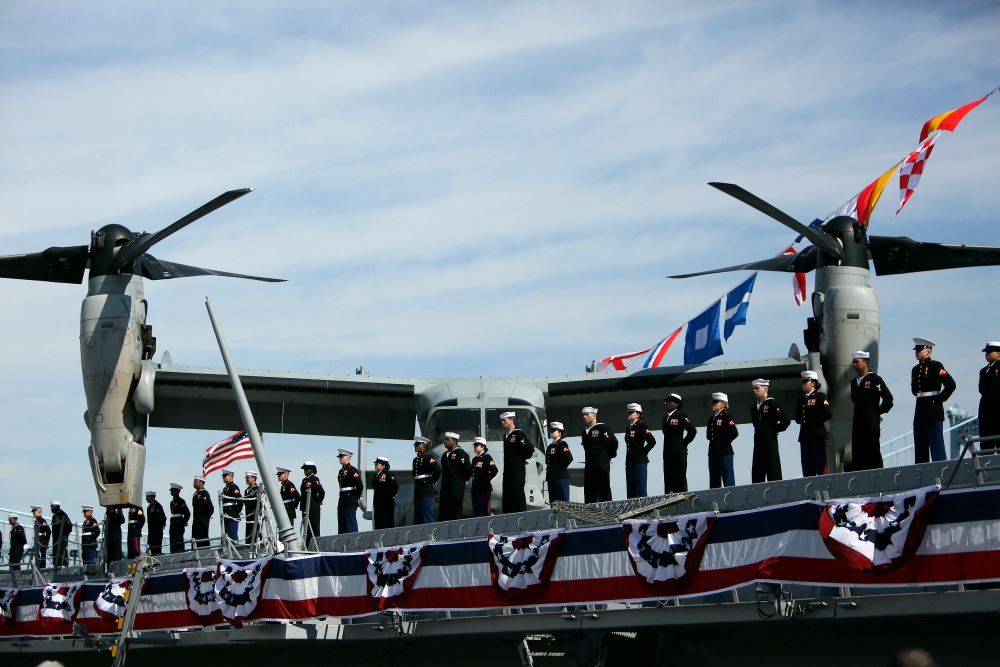 Senator looks to speed up amphib acquisition
