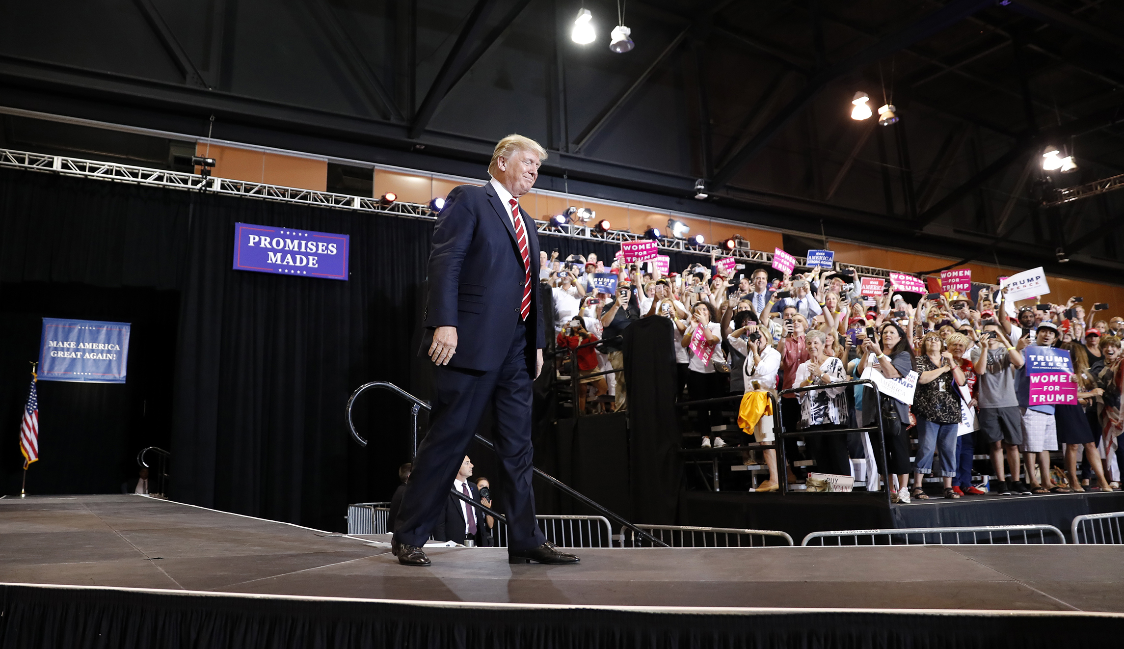 Before Phoenix rally, Trump met with two possible Jeff Flake challengers: Report