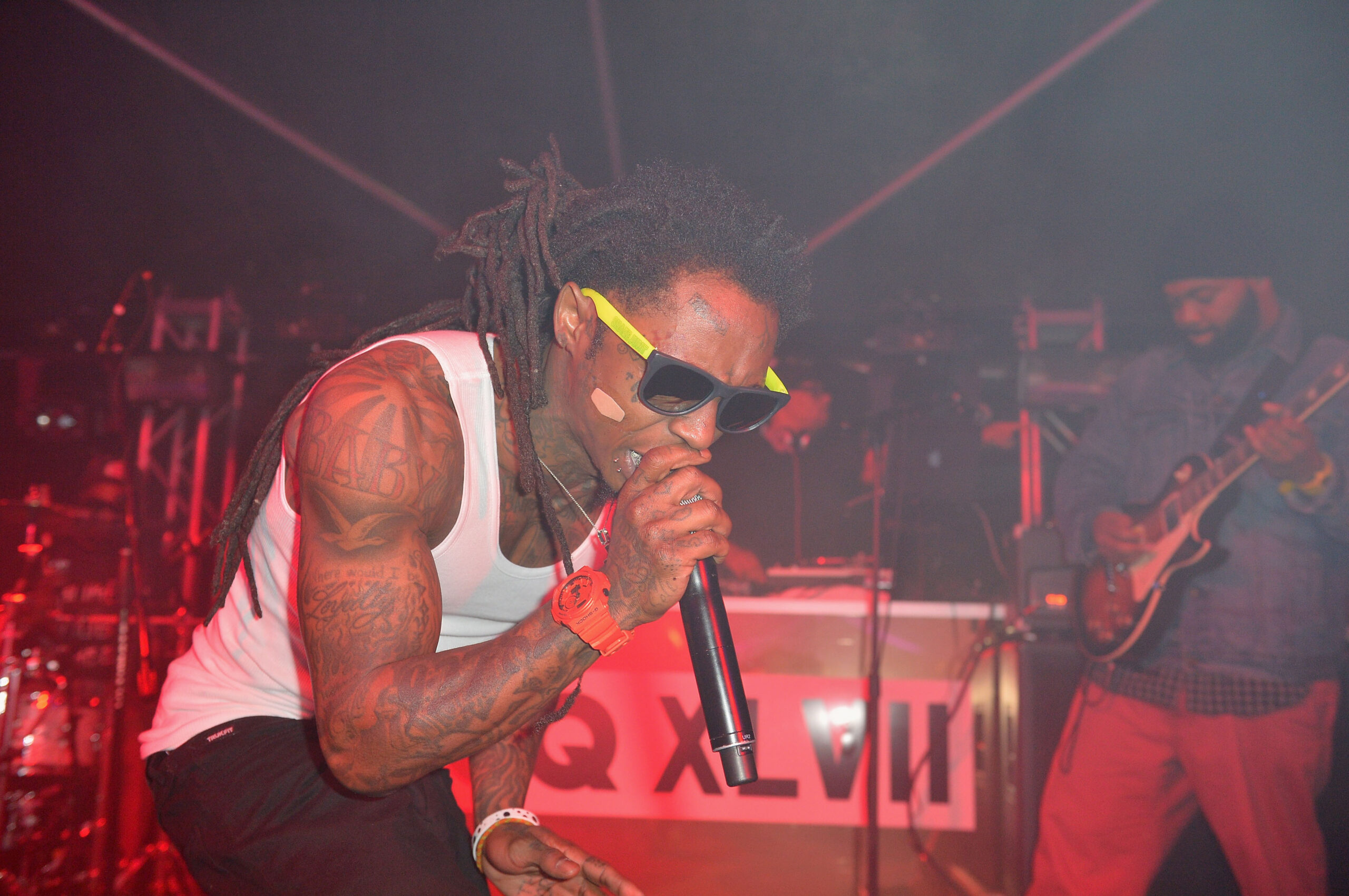 Too much ‘purple drank’ makes Lil Wayne misspell America