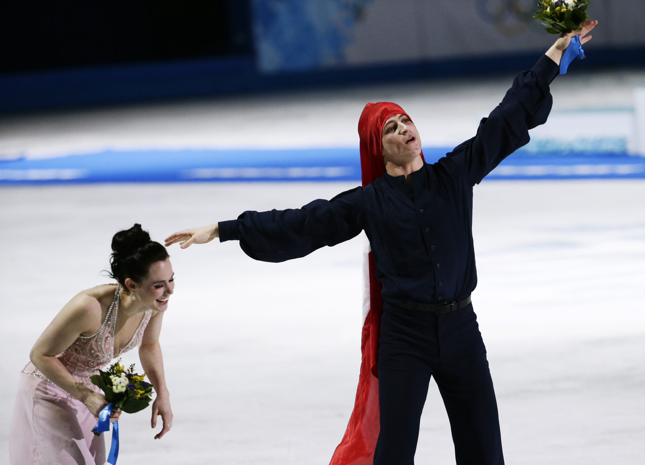 Canada’s Virtue-Moir bemoan coach’s unavailability