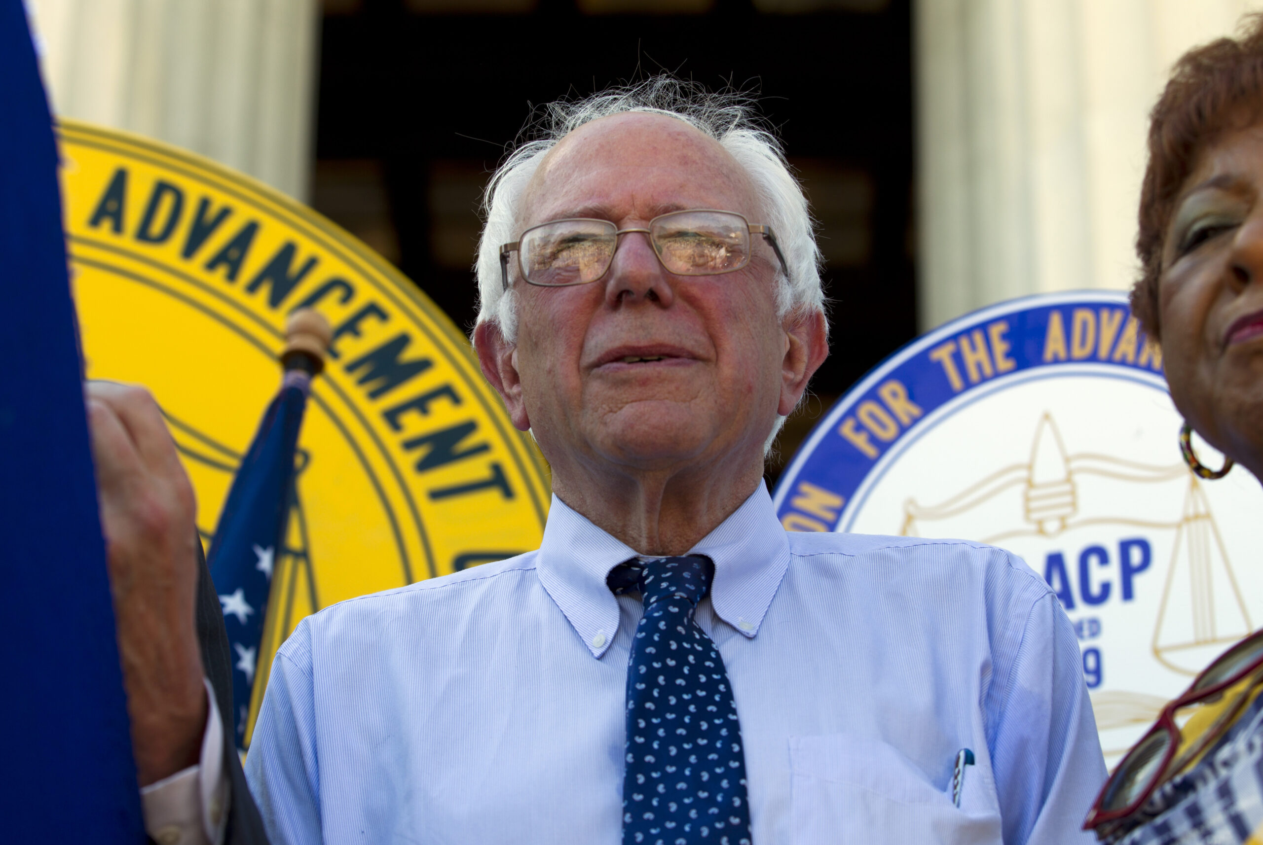 Poll: Bernie Sanders maintains New Hampshire lead