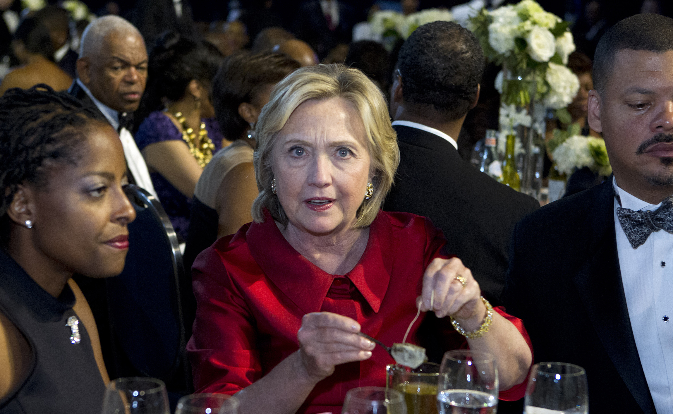 Pressure builds on Clinton over foundation’s influence