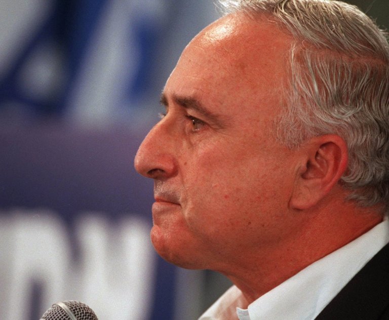   FILE - In this Jan. 6, 1999 file photo former Israeli Chief of Staff Amnon Lipkin-Shahak announces his candidacy for prime minister during a press conference held in Tel Aviv, Israel. Lipkin-Shahak, a former Israeli military chief who later became a Cabinet minister, has died on Wednesday, Dec. 19, 2012 after a long battle with cancer. He was 68.(AP Photo/Nati Harnik, File)  