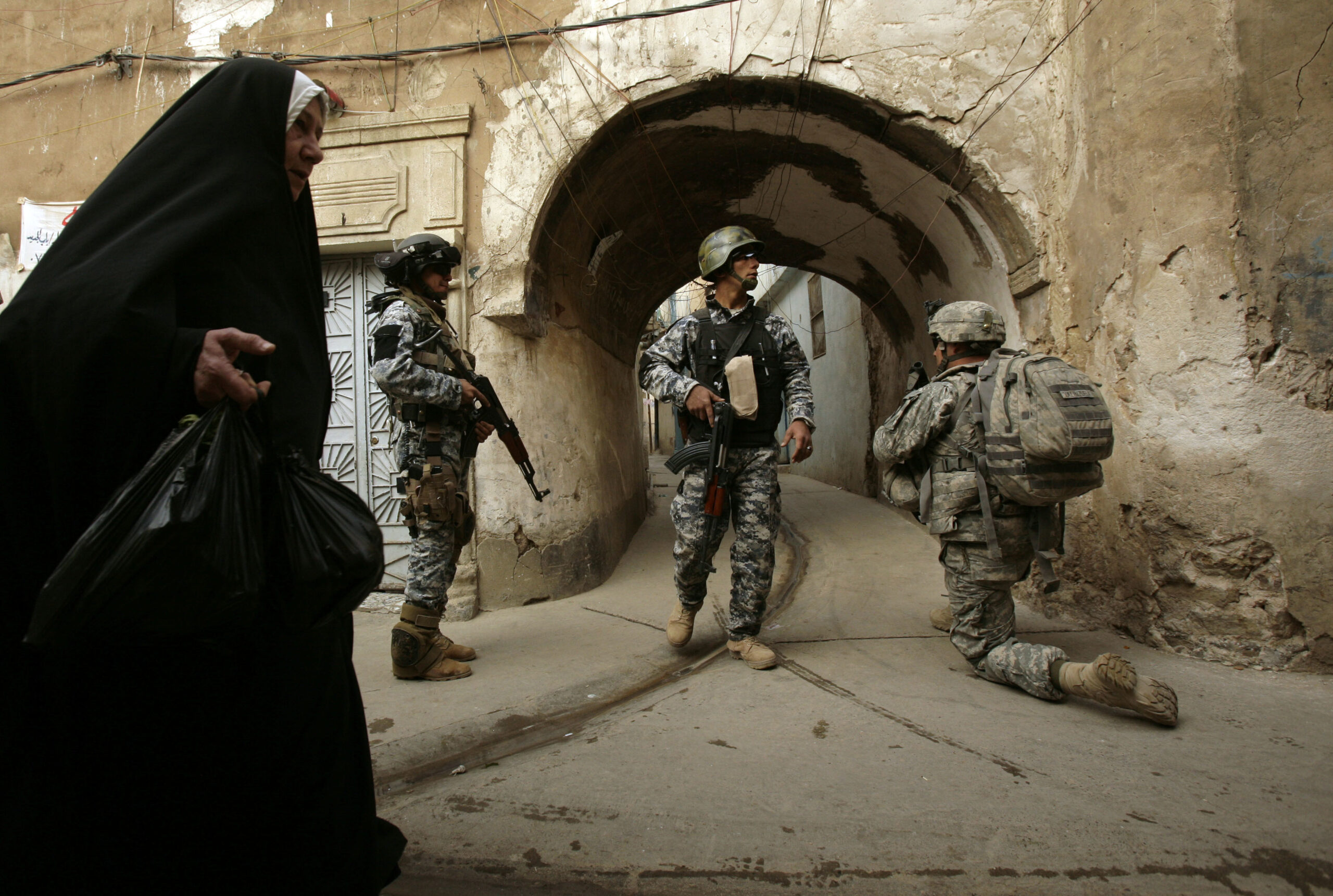 Obama sending up to 615 more troops to Iraq for final offensive