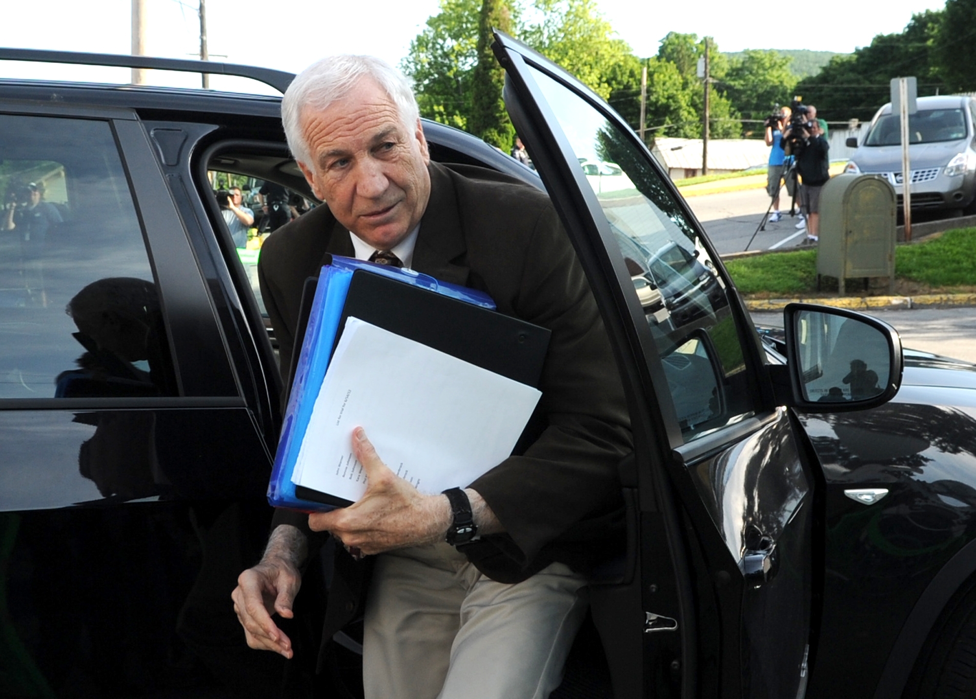 Sandusky prosecution brings 8th accuser to stand