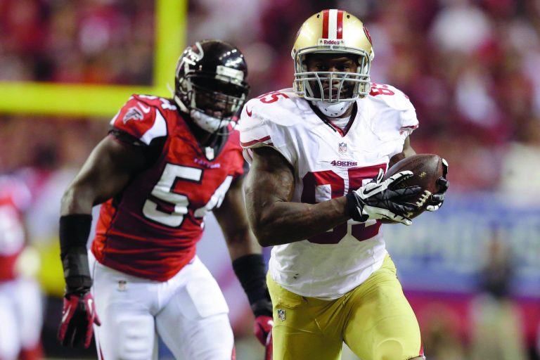 John Bazemore/AP
San Francisco  tight end Vernon Davis tallied 548 yards and 5 touchdowns during the regular season.