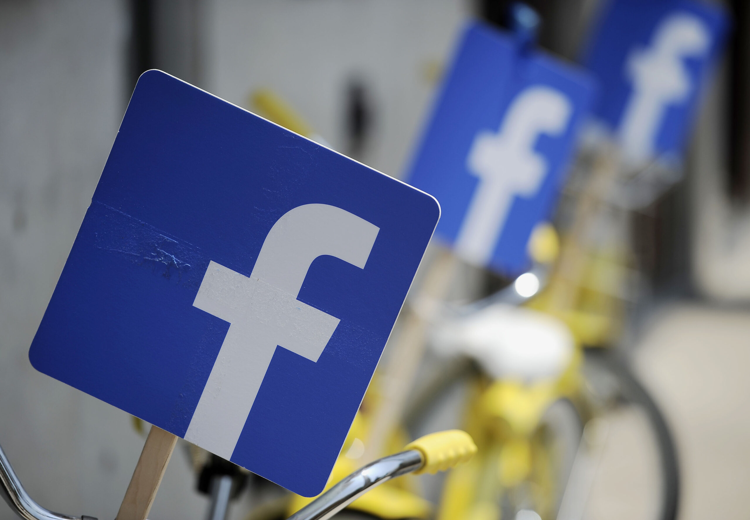 Facebook panic returns focus to Internet providers selling your browsing data