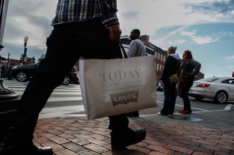Black Friday shoppers in Georgetown (Graeme Jennings/Examiner)