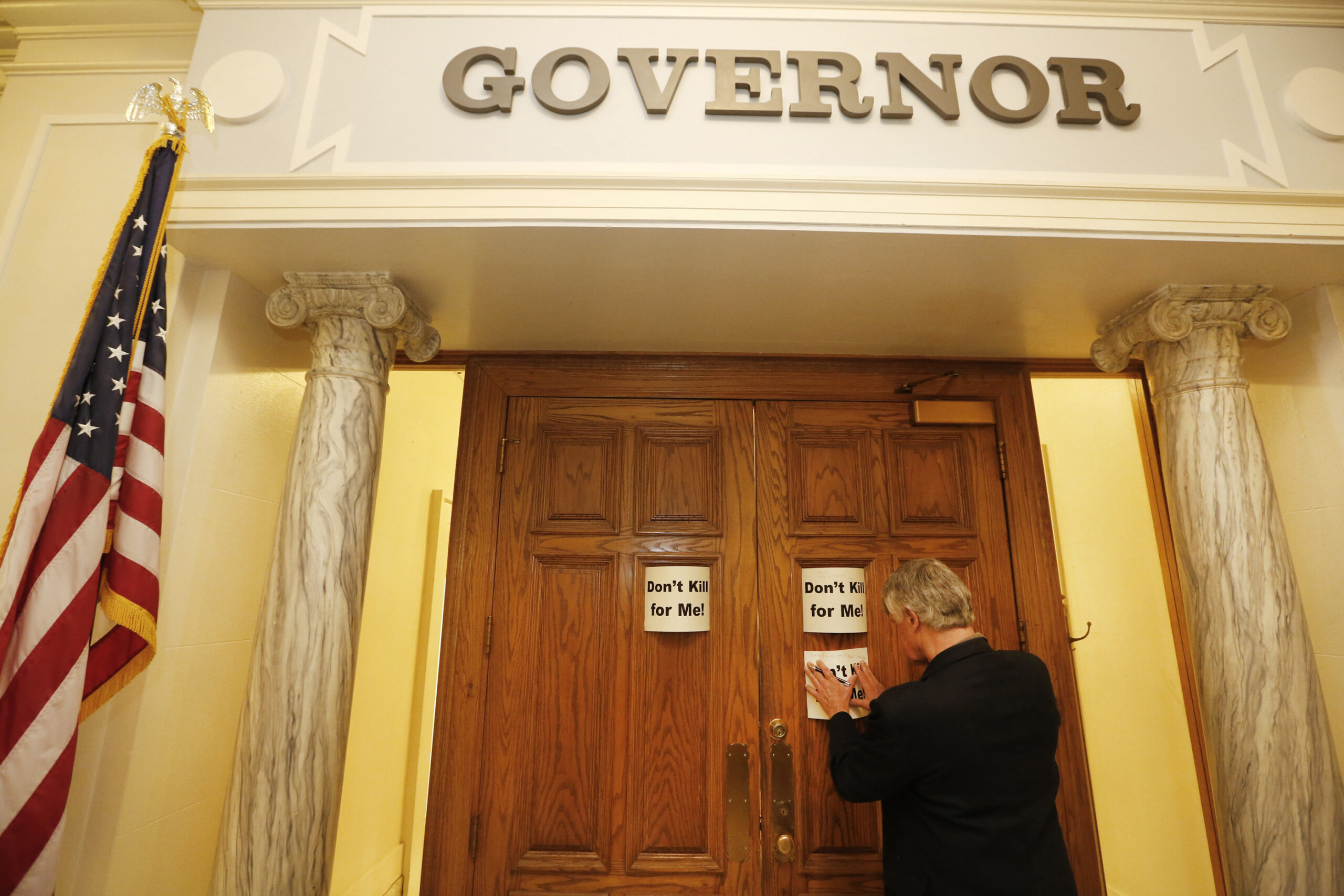 Oklahoma inmate dies after execution is botched; second execution postponed