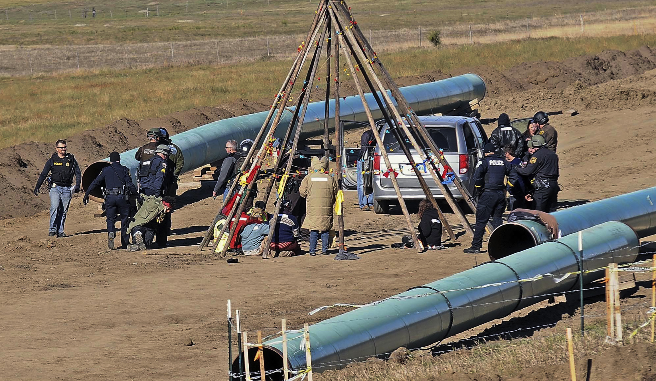 Dakota Access pipeline still blocked despite court ruling