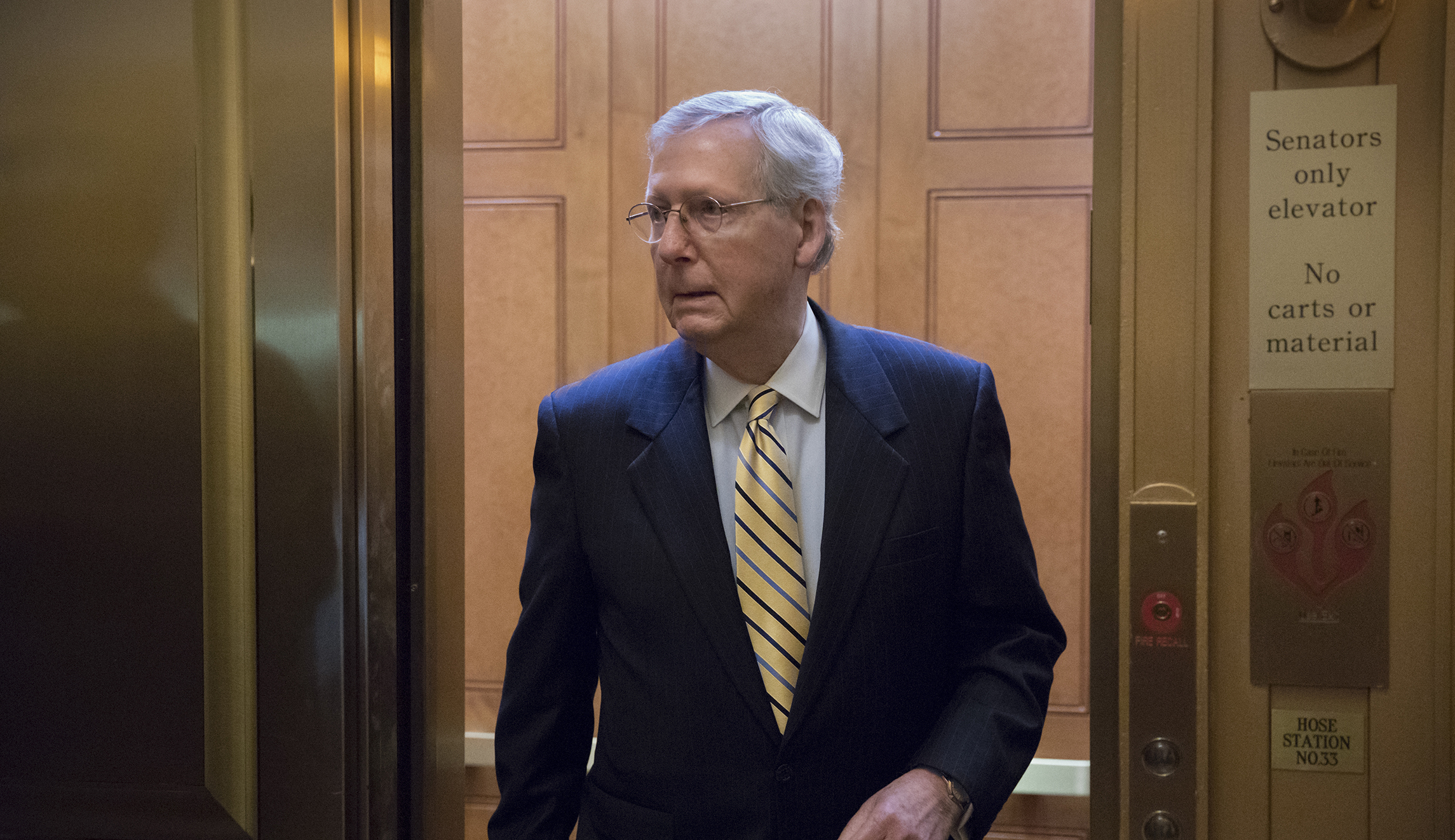 Mitch McConnell moves to block Roy Moore without sparking grassroots backlash