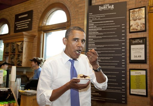 Obama buys ice cream for New Hampshire voters