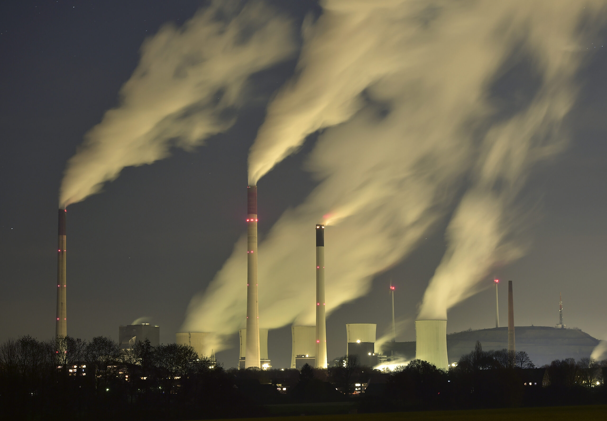 Alberta imposes $3 billion carbon tax on energy