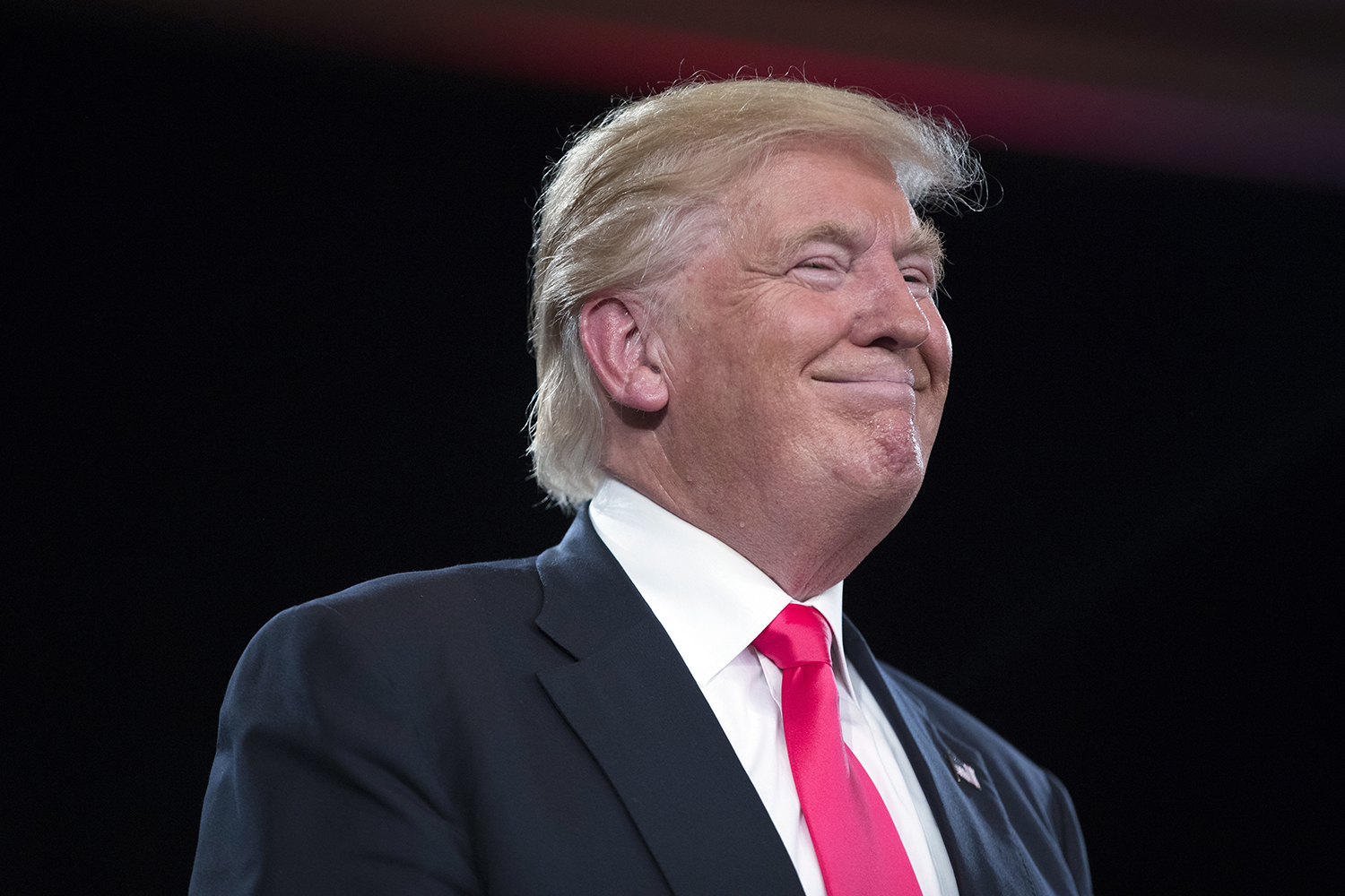 Senate Democrats call on Trump to divest