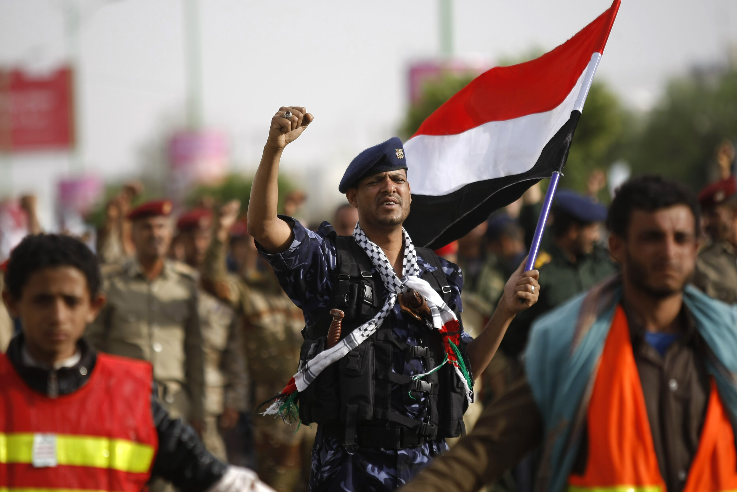 Yemen’s president warns rebels over show of force