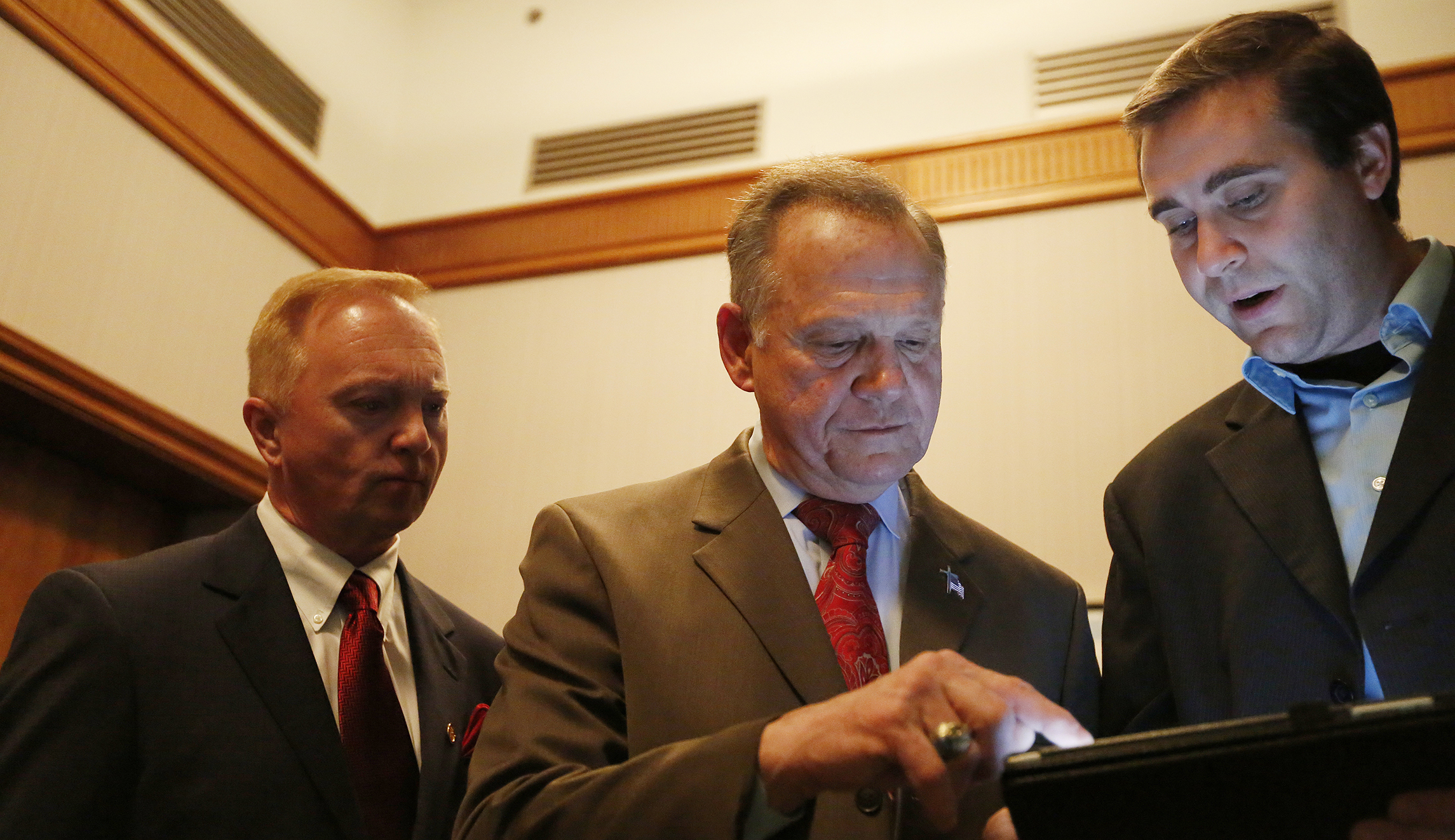 Website tracks whether Roy Moore has conceded Alabama Senate contest